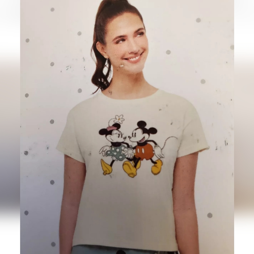- Cream Disney Mickey and Minnie T-Shirt